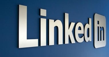 رئيس LinkedIn: أداة الكتابة المعتمدة على الذكاء الاصطناعي “تحتفظ بشعبية أقل مما تخيلنا”