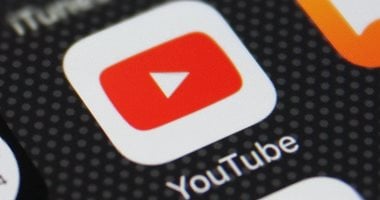 تعرف على الطريقة الخطوة بخطوة لتعطيل الدبلجة التلقائية في YouTube Shorts مع الحفاظ على الصوت الأصلي