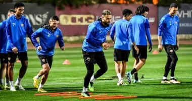 اقترب الثنائي شكرى وبيكهام من الأهلي خلال مران سيراميكا استعدادًا لمواجهة الإسماعيلي