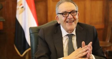 “أموى” و”الوكيل” يحتفيان بالمتفوقين في الدورات الاستثنائية للتخليص الجمركى