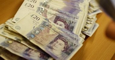 سعر الجنيه الأسترليني يواصل انخفاضه في منتصف نهار الإثنين 23-6-2025