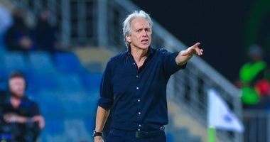 بتوصية من رونالدو، جيسوس يقترب من قيادة نادي النصر السعودي