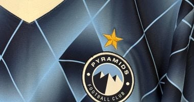 النجمة الإفريقية البارزة تتألق على قميص بيراميدز في نهائي البطولة