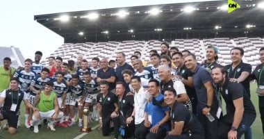 محمد يحيى وسيف الوزيرى يقدّمان باتشوكا كأس التحدي بعد الانتصار على الأهلي.. شاهد الفيديو