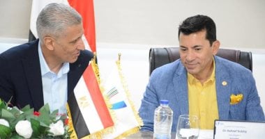 وزير الرياضة يتابع آخر تطورات العمل في الاتحاد الأفريقي للرياضة الجامعية