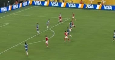 خطأ دفاعي يعكس الوضع.. رودريغو مورا يحرز هدف التعادل لبورتو أمام الأهلي