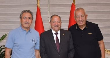 محافظ بورسعيد يستضيف مجلس المصري ويُرحب بالمدير الفني الجديد نبيل الكوكي