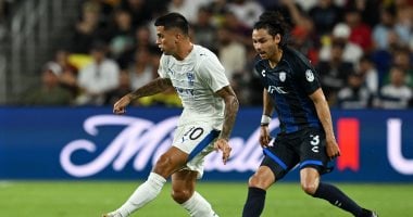 الدوسري يبرز مهاراته مع الهلال أمام باتشوكا في الشوط الأول (فيديو)