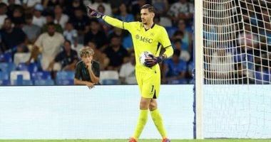 نابولي يمدد عقد حارس مرماه أليكس ميريت حتى عام 2027