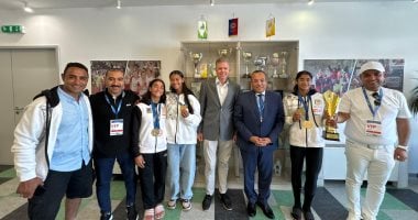 السفير المصري في المجر يلتقي ببعثة الخماسي الحديث ويحتفل معهم بالنجاح العالمي