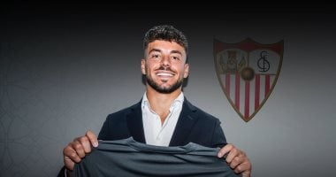 إشبيلية يوقع عقداً جديداً مع حارسه ألفارو فيرنانديز حتى عام 2027