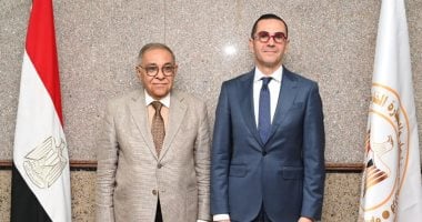 وزير الاستثمار يحصل على تجديد شهادة المواصفة القياسية لنظام إدارة مؤسسات التدريب