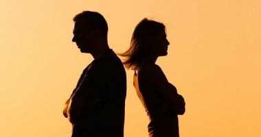 لا تنسَ عيد ميلادها وذكرى زواجكما.. 5 مواقف تحطم قلب الزوجة دون أن تبوح بها