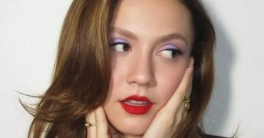 5 اتجاهات للمكياج تناسب إطلالات النهار في فصل الصيف من أجل بشرة متلألئة