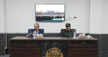 وزير الاتصالات يلتقي بالمرشحين لمبادرة “الرواد الرقميون” في مقر الأكاديمية العسكرية