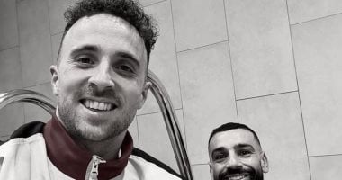 السيلفي الأخير بين محمد صلاح وديوغو جوتا في نادي ليفربول