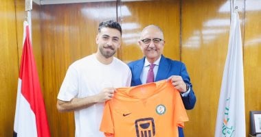 البنك الأهلي يوقع عقدًا مع يسرى وحيد لمدة 3 مواسم بعد انتقاله من طلائع الجيش