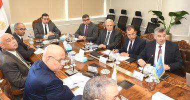 وزير الإسكان يتابع آخر التطورات في إنشاء وحدتي “تنظيم السوق العقارية” و”تصدير العقار المصري”
