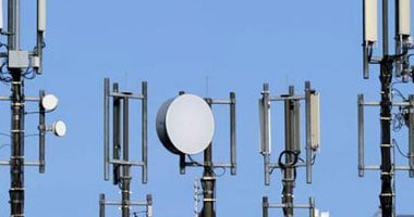 “الاتصالات” تعزز جهودها لتحسين خدمات المحمول والإنترنت الثابت