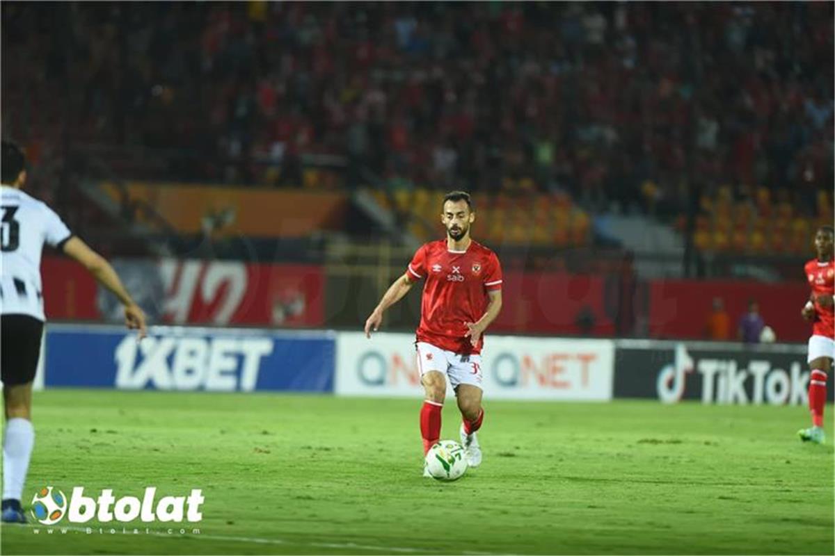 أحمد عبد القادر يوضح موقفه من رحيله عن الأهلي وينفي الانتقال للزمالك