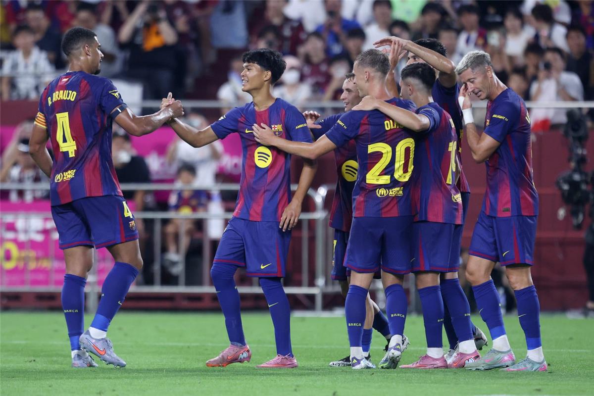 برشلونة يعلن رسمياً عن رحيل أحد نجومه في سوق الانتقالات الصيفي