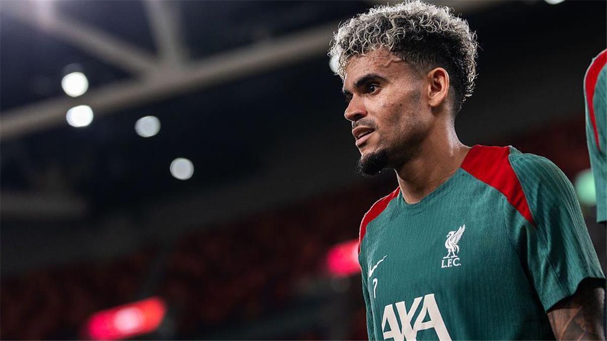 رحيل دياز يفتح الباب أمام مغادرة لاعب آخر من هجوم ليفربول