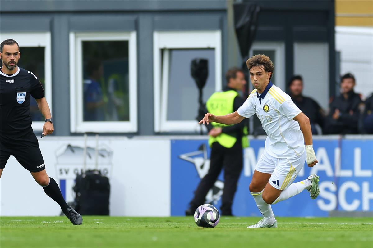 رونالدو وفيلكس يقودان النصر لانتصار مثير على تولوز في مباراة ودية