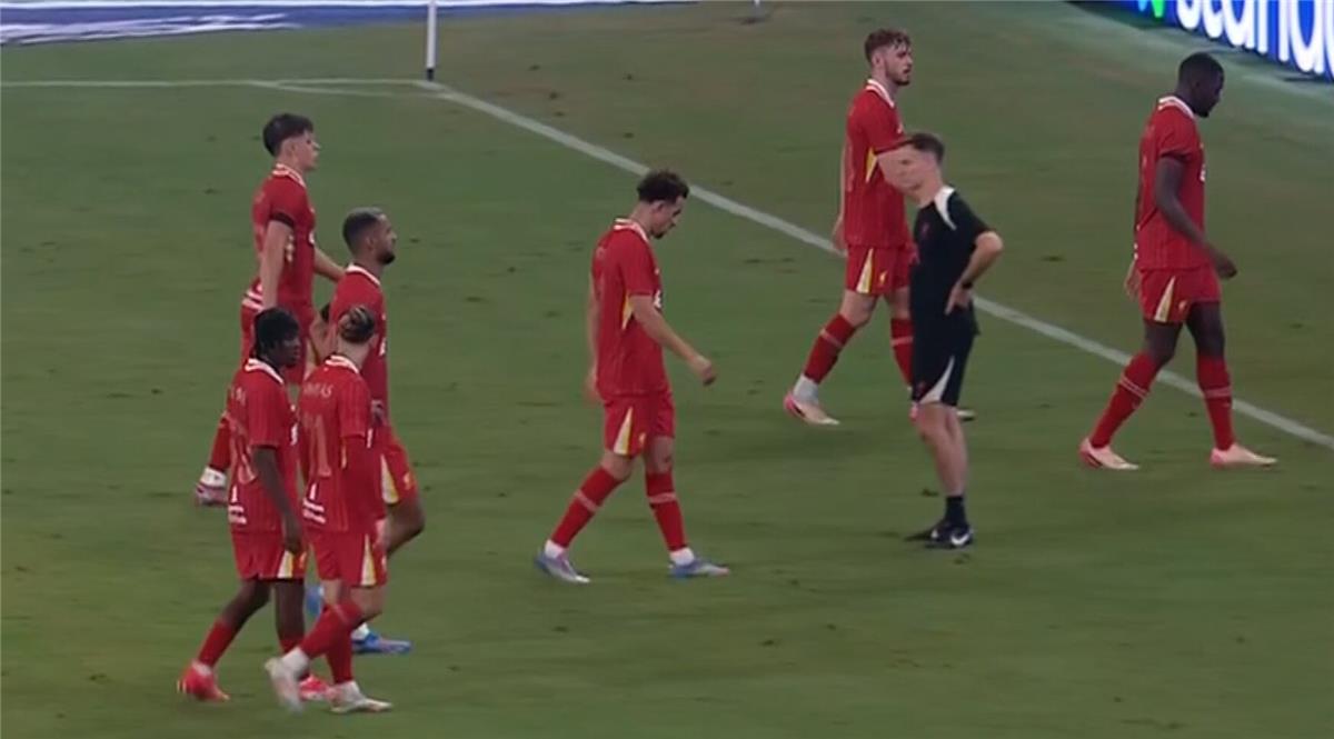 سلوت يوضح أسباب استبعاد نونيز ودياز في مواجهة ميلان ويكشف عن القائد الثاني لليفربول