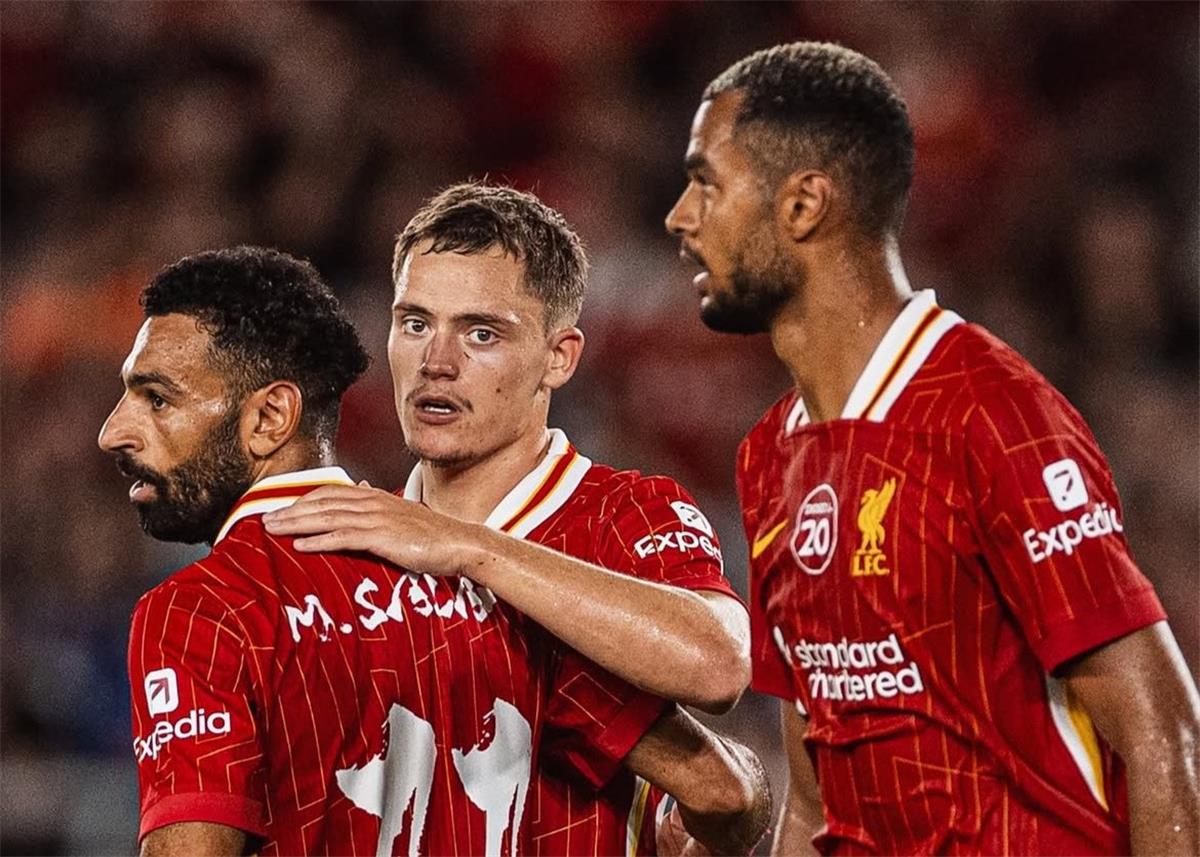 محمد صلاح يقود ليفربول لفوز كبير على يوكوهاما بثلاثية ودية