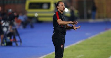أحمد أيوب مدرب أهلي طرابلس ومنتخب مصر يحتفل ببلوغه الرابعة والخمسين