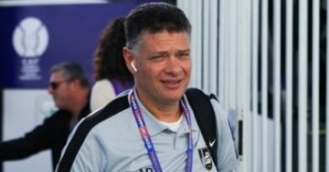 اتحاد الكرة يؤكد استمرار أحمد رمضان في قيادة المنتخب الوطني النسائي