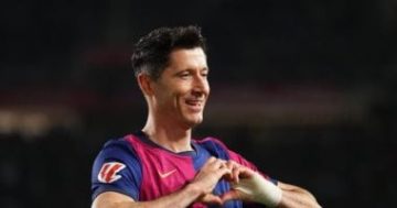 ليفاندوفسكي يكشف أسباب تعثر انتقاله إلى الدوري الإنجليزي رغم العروض المغرية