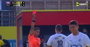 وليد الكرتي يفتتح الدوري بطرد مفاجئ خلال مواجهة بيراميدز ودجلة