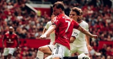 مانشستر يونايتد يكتفي بالتعادل في مباراة ودية مع فيورنتينا قبل انطلاق الموسم