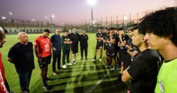 أبو ريدة يشرف على تدريبات منتخبي 2005 و2007 ويحفز اللاعبين قبل كأس العالم