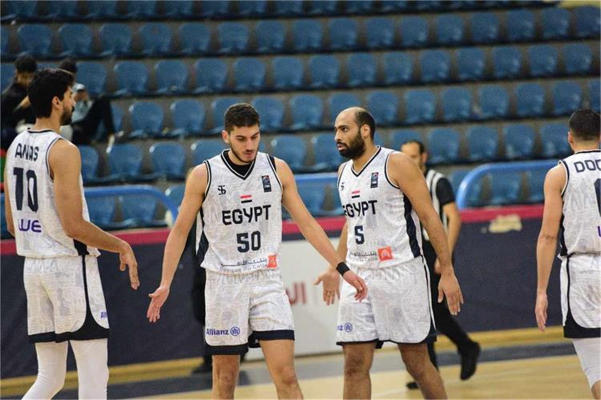 أشرف صبحي يدعم منتخب مصر لكرة السلة قبل منافسات الأفروباسكت المرتقبة