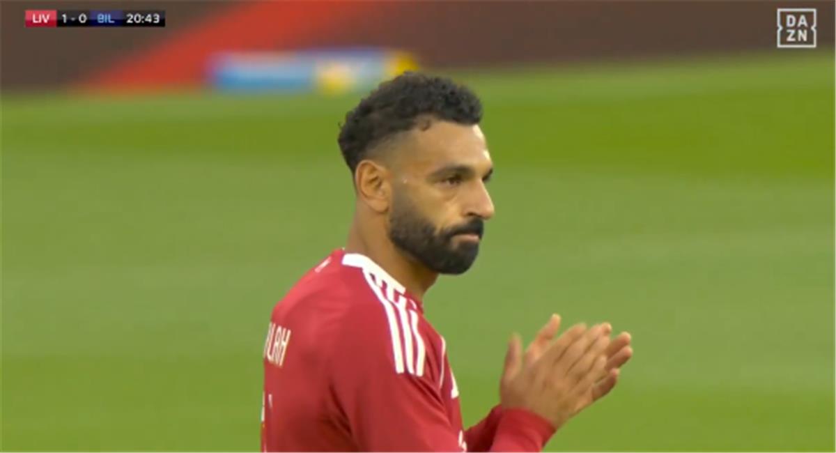 جوتا يتلقى تحية حارّة من الجماهير خلال مواجهة ليفربول وبلباو وصلاح يتفاعل 5 جوتا يتلقى تحية حارّة من الجماهير خلال مواجهة ليفربول وبلباو وصلاح يتفاعل