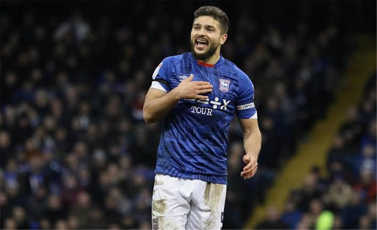 سام مرسي يرفض ارتداء شارات دعم المثليين في الدوري الإنجليزي مجدداً