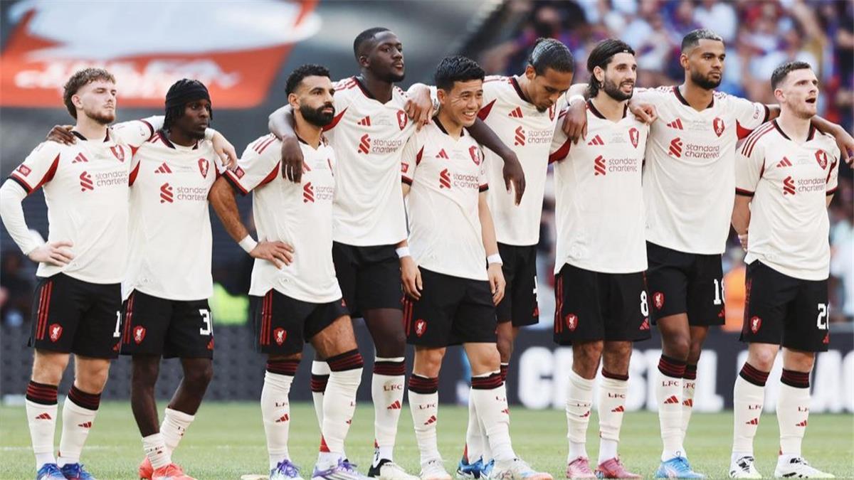سلوت يوضح تعليماته لنجم ليفربول قبل مواجهة كريستال بالاس الحاسمة 5 سلوت يوضح تعليماته لنجم ليفربول قبل مواجهة كريستال بالاس الحاسمة