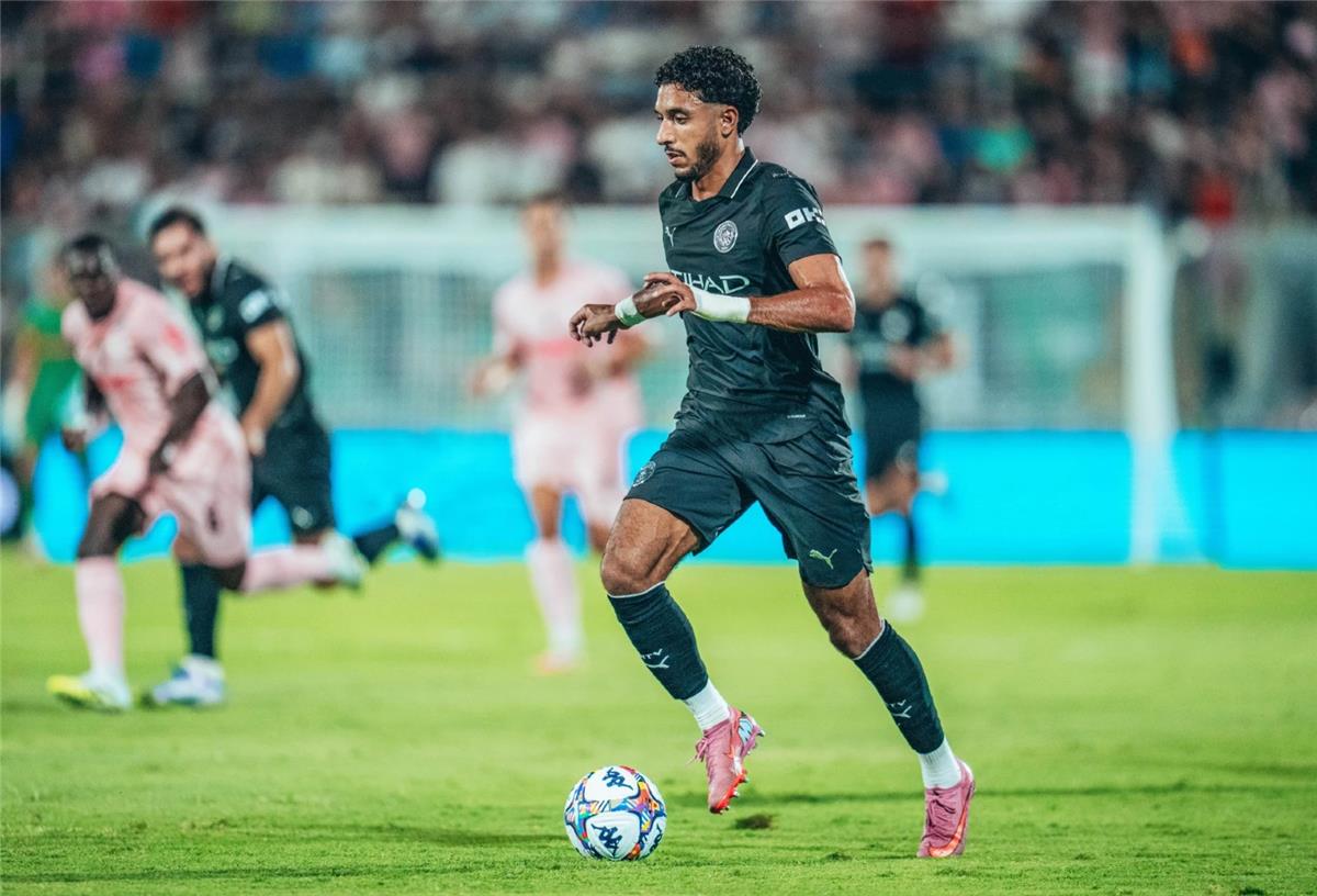 عمر مرموش يتألق في مباراة مانشستر سيتي وباليرمو الودية الجديدة 5 عمر مرموش يتألق في مباراة مانشستر سيتي وباليرمو الودية الجديدة