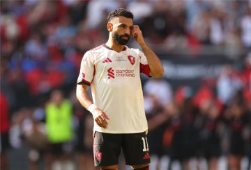 محمد صلاح يتجاهل سؤال صحفي بعد مباراة ليفربول أمام كريستال بالاس