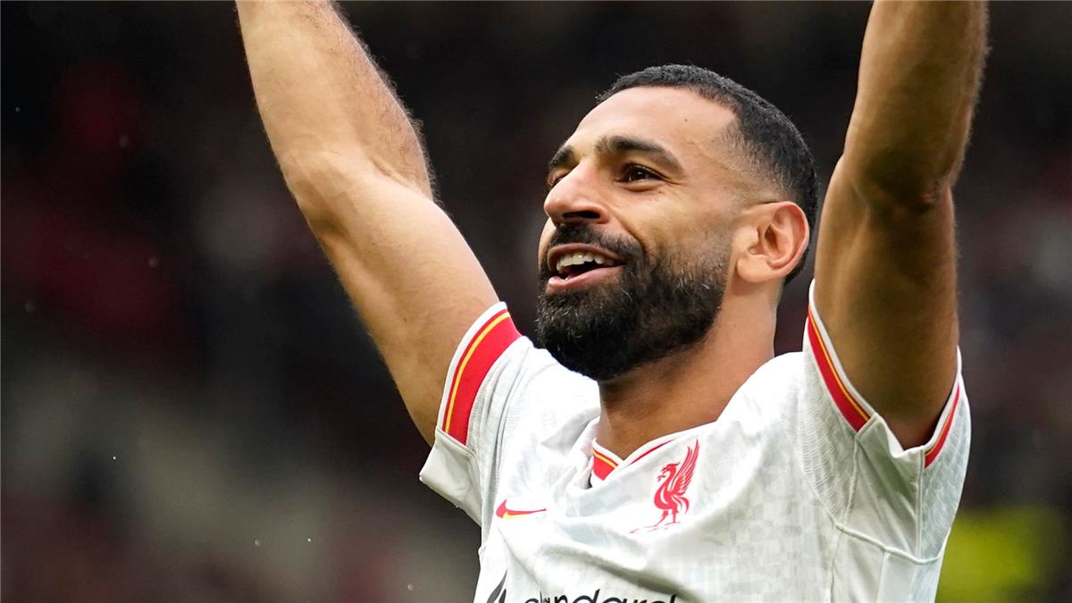 محمد صلاح يحفز مانشستر يونايتد للتعاقد مع نجم هجومي جديد