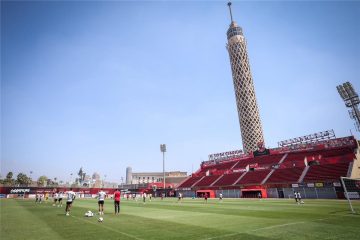 مدرب الأهلي ريبيرو يلتقي باللاعبين وسط تدريبات بدنية مكثفة